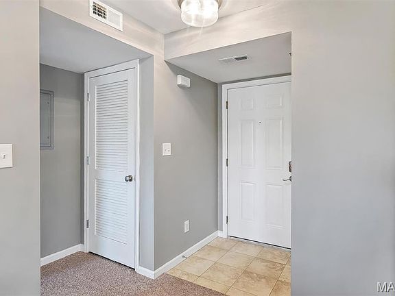 3rd image of 9733 Crayford Rd #9E