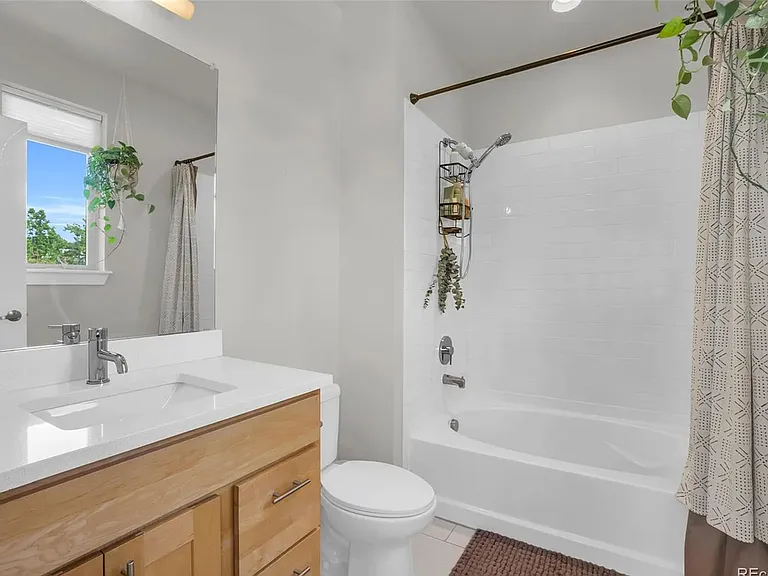 2100 Decatur St — Photo 2