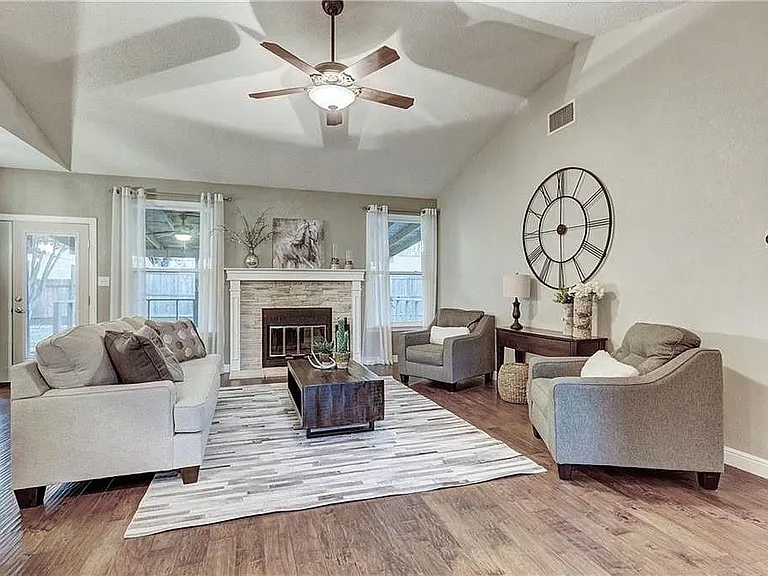 8914 Bridgewood Trl — Photo 7