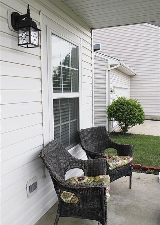 2nd image of 2988 Sassafras Ln