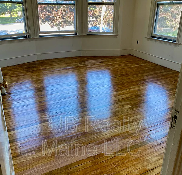 596 Preble St #4 — Photo 13