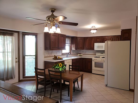 3rd image of 661 Blackhawk Dr