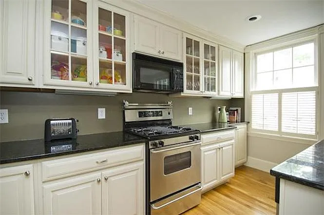 54 Chestnut St #2 — Photo 5