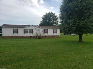 1070 Little Mountain Church Rd, Ararat, NC 27007