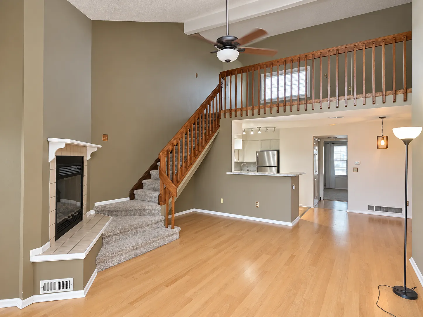 2 bed, 2.0 bath, 1192 sqft, $1,995 — Photo 3
