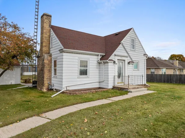 2940 Memorial DRIVE, Two Rivers, WI 54241
