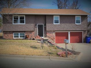 909 Dreiling Rd, Junction City, KS 66441