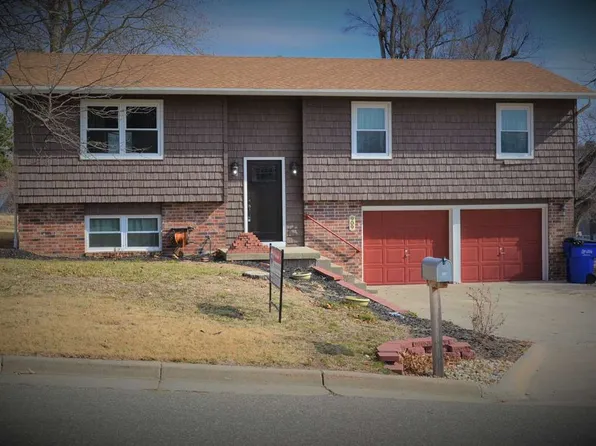 909 Dreiling Rd, Junction City, KS 66441