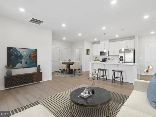 12850 Mosaic Park Way #2, Herndon, VA 20171