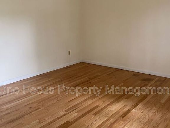 4th image of 725 Southmont Ave