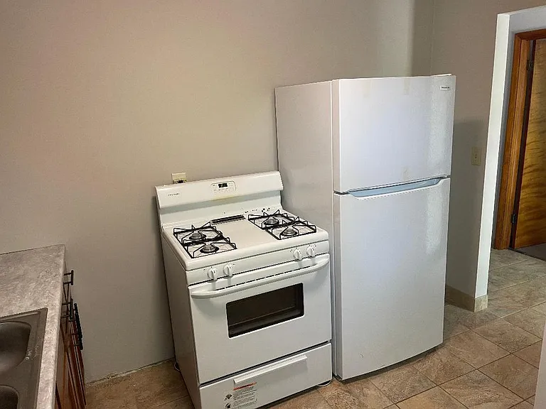 185 N Xenia Dr — Photo 4