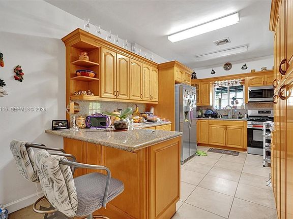 4th image of 2024 Alton Rd
