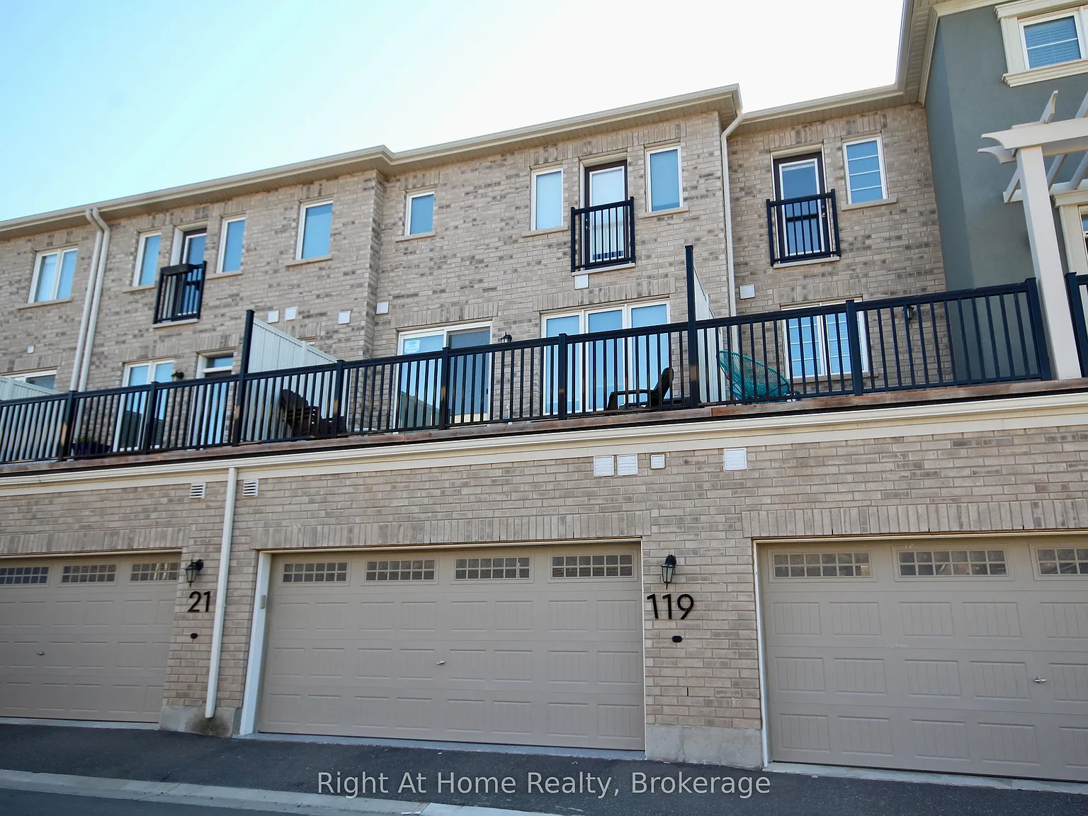 4 bed, $4,700 — Photo 3
