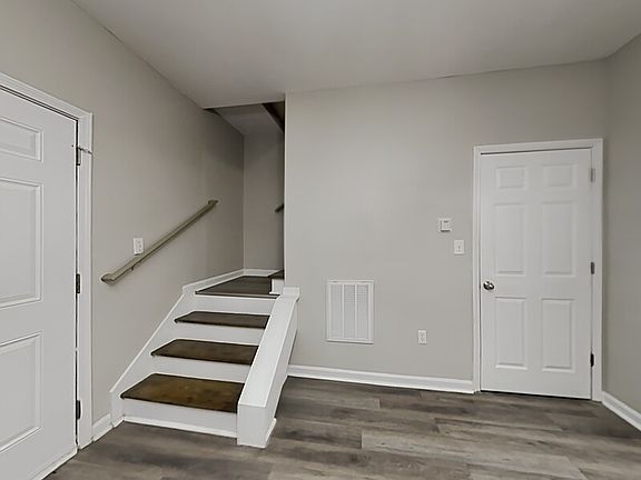 5th image of 255 Farrington Ave SE #B