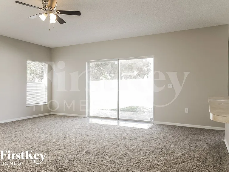 556 Big Sioux Ct — Photo 4