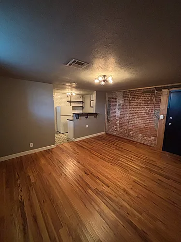 215 W Fairview St #102 Photo 1