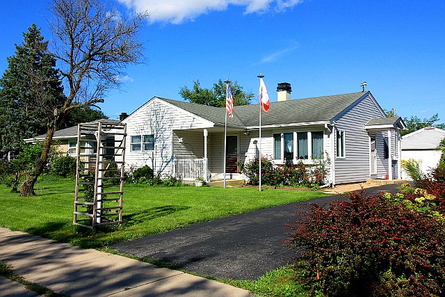 1st image of 2213 Cedar St