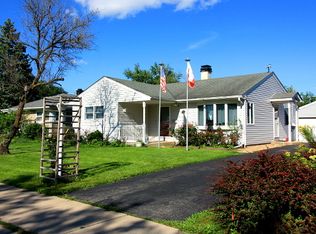 2213 Cedar St, Des Plaines, IL 60018