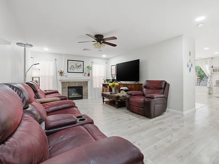 1301 Mount Hamilton Ct — Photo 16