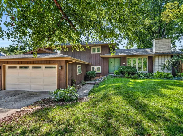3 Regent Ct, Champaign, IL 61820