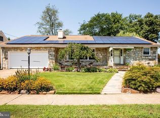 25 Alton Rd, Hamilton, NJ 08619