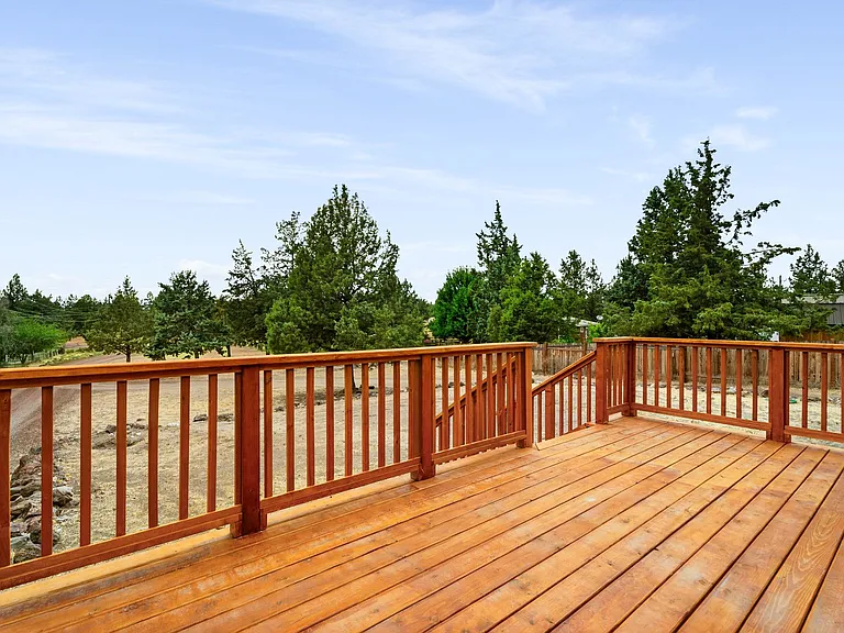 8695 SW Crater Loop Rd — Photo 11