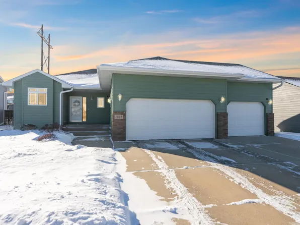 7513 W Stoney Creek St, Sioux Falls, SD 57106