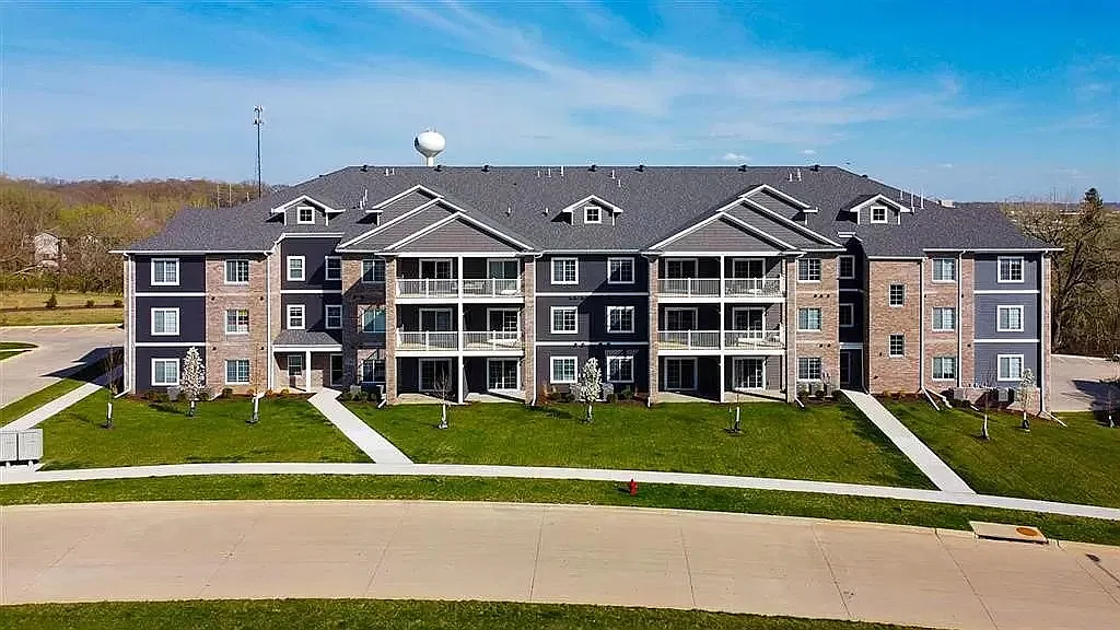 2 bed, 1287 sqft, $1,950 — Photo 1