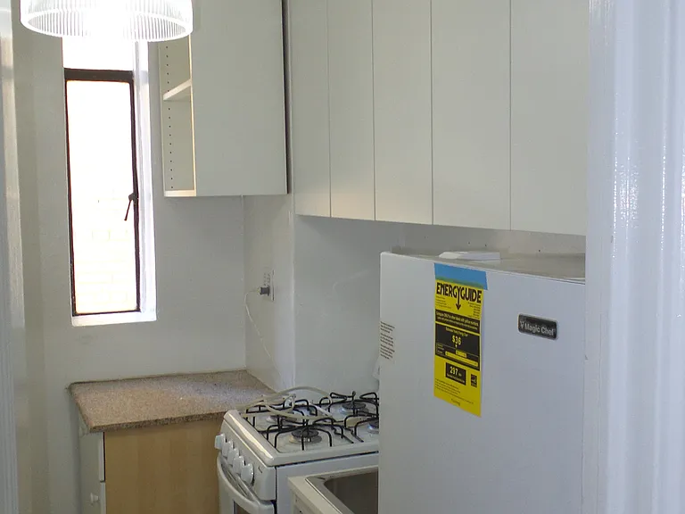 250 W 24th St #5DW — Photo 5