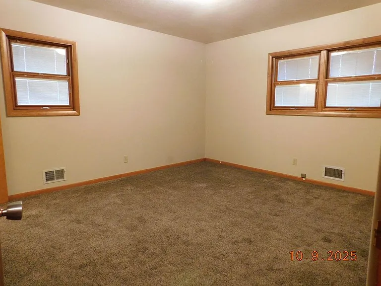 1720 Short St — Photo 3