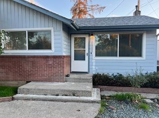 243 Marion Ln #B, Grants Pass, OR 97527