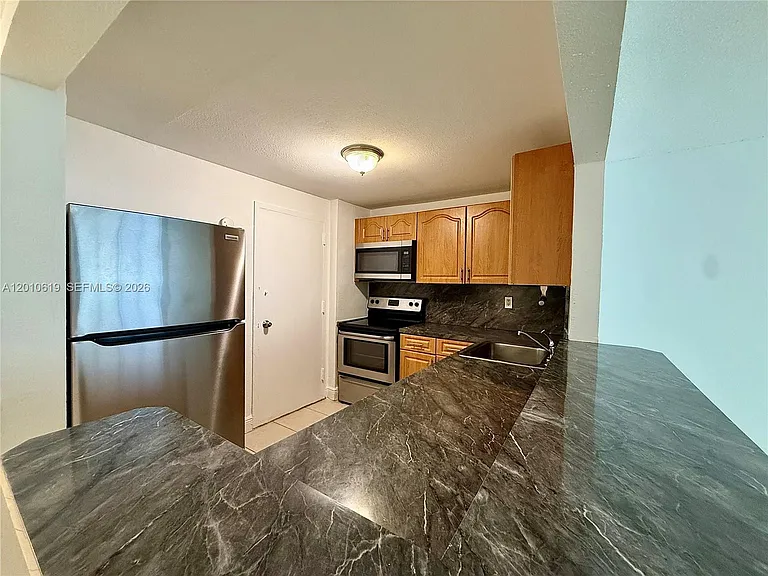 9143 SW 77th Ave #B109 — Photo 3