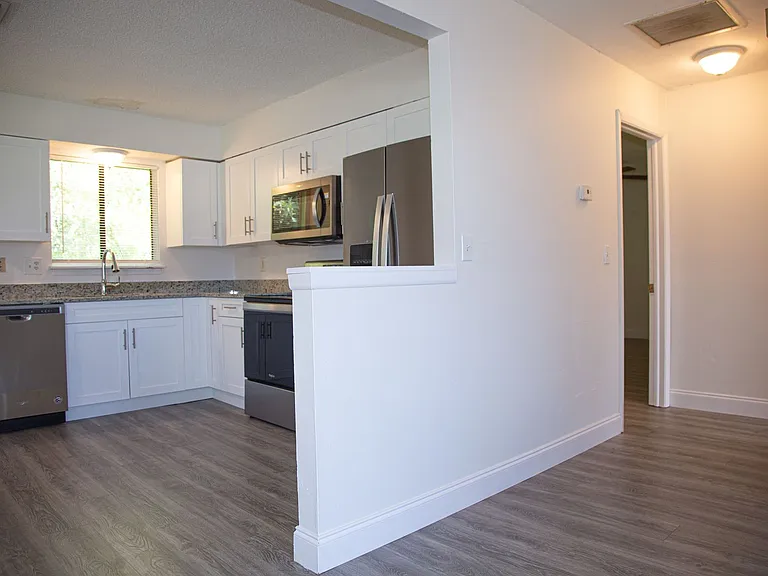 2445 Thomasson Dr — Photo 37