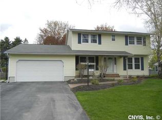 112 Mallard Dr, Camillus, NY 13031