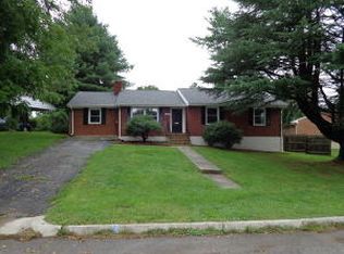 2100 Meadowbrook Rd NW, Roanoke, VA 24017