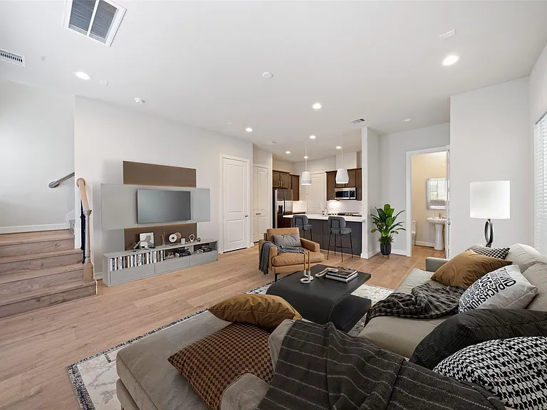 5910 Haring Ln — Photo 1