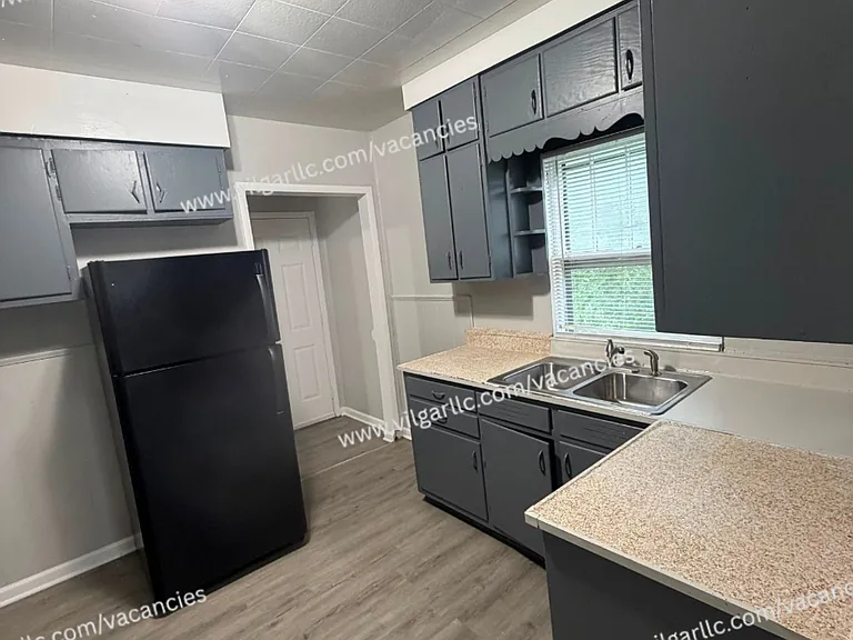 4200 Jefferson St — Photo 4