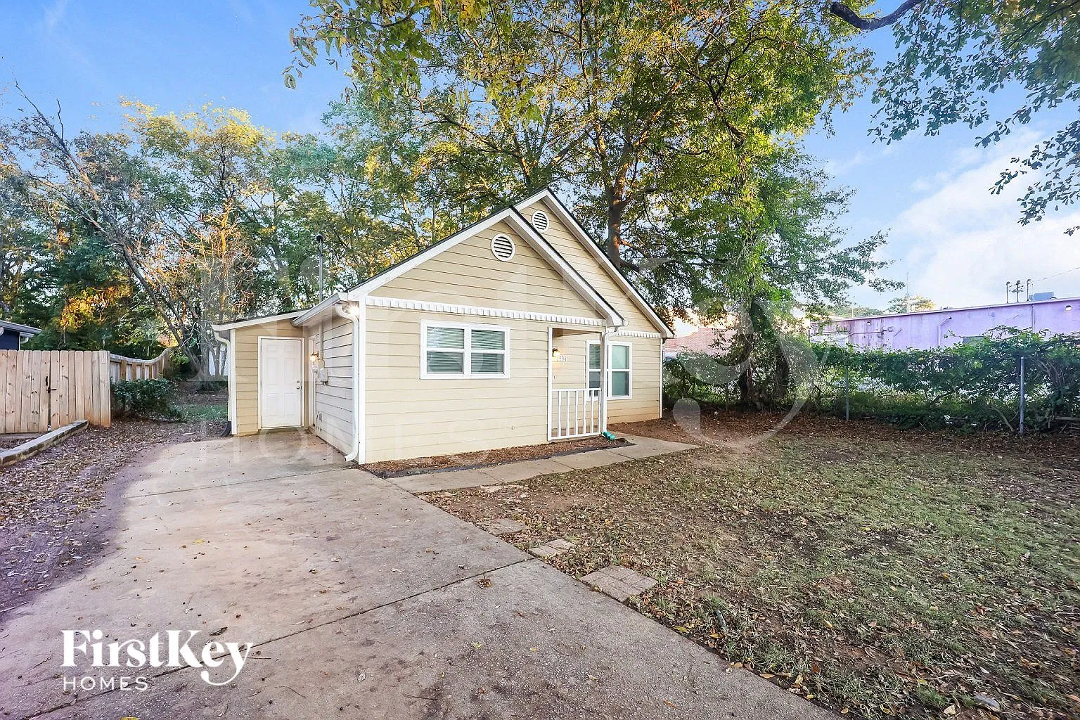 3 bed, 2.0 bath, 1115 sqft, $1,915 — Photo 2