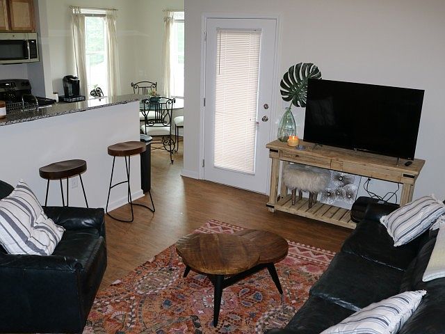 1 Bed Living Room