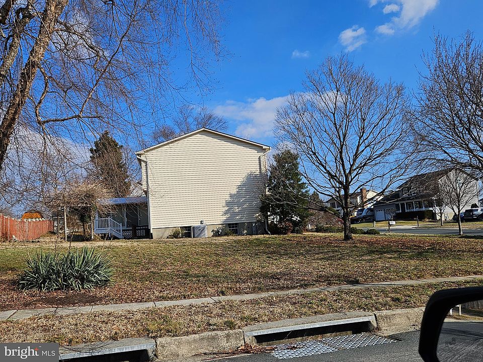 2nd image of 7818 Halehaven Ct