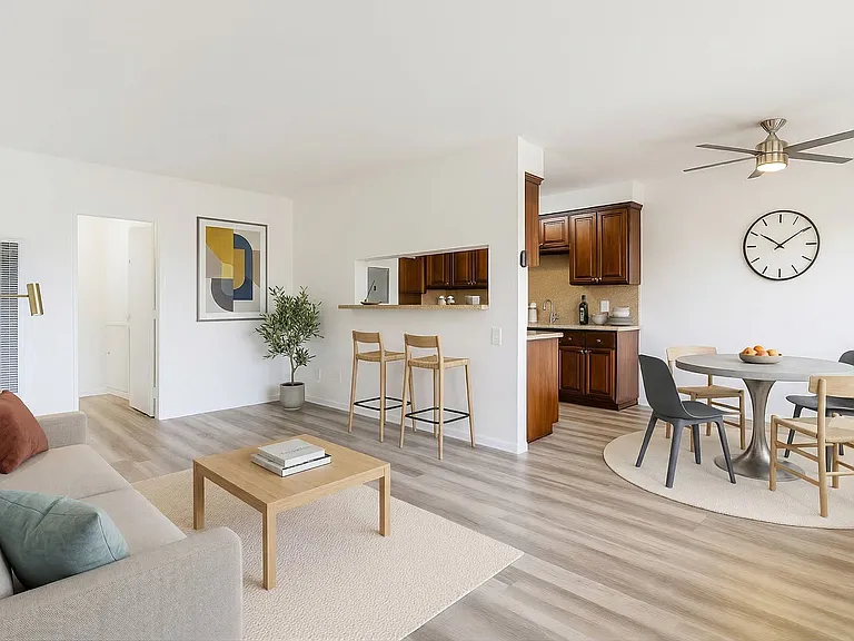 26110 Narbonne Ave — Photo 9