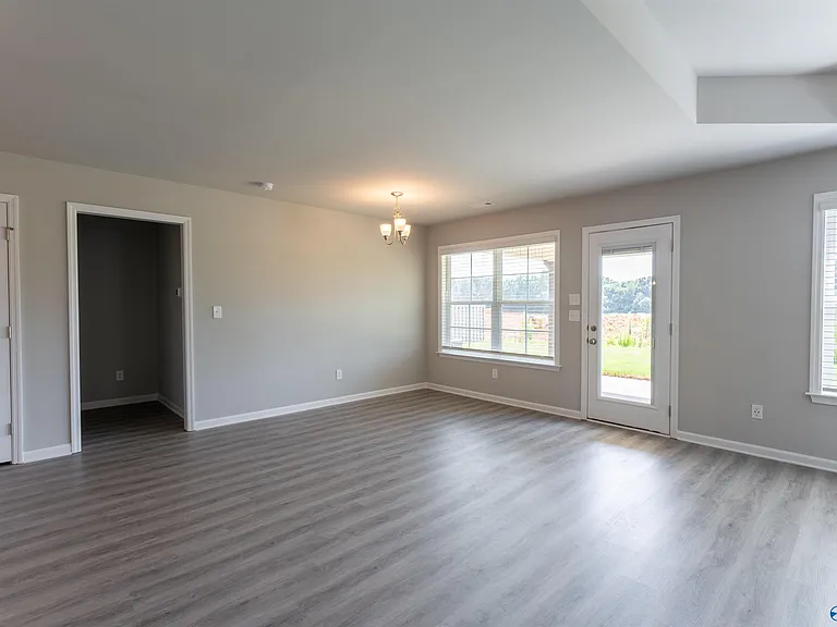 118 Ocean Springs Ave — Photo 6