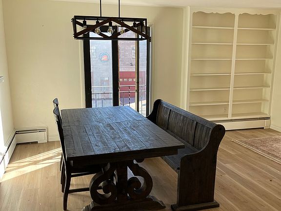 3rd image of 331 Royal Gorge Blvd #5
