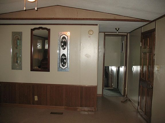 2nd image of 103 Sunshine Dr