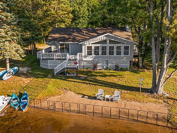3rd image of 3931 Lakeside Ct