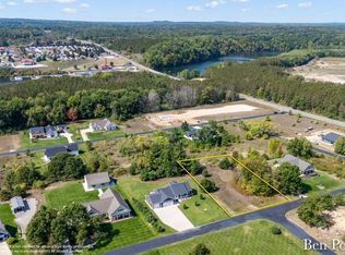 21919 Hilltop Cir, Stanwood, MI 49346