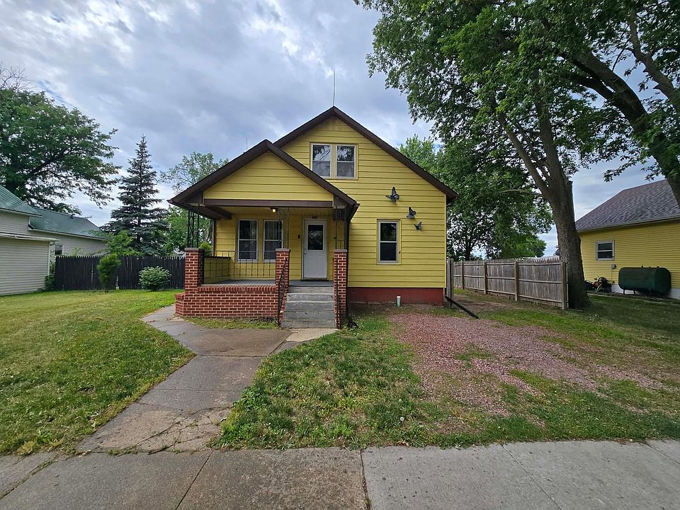 1st image of 720 2nd St
