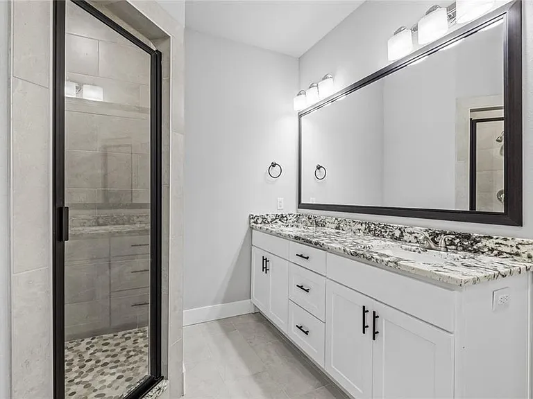 3306 Rosemont Ave — Photo 4