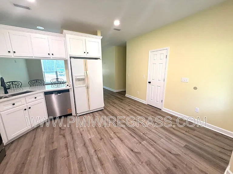 326 Golf View Dr — Photo 7