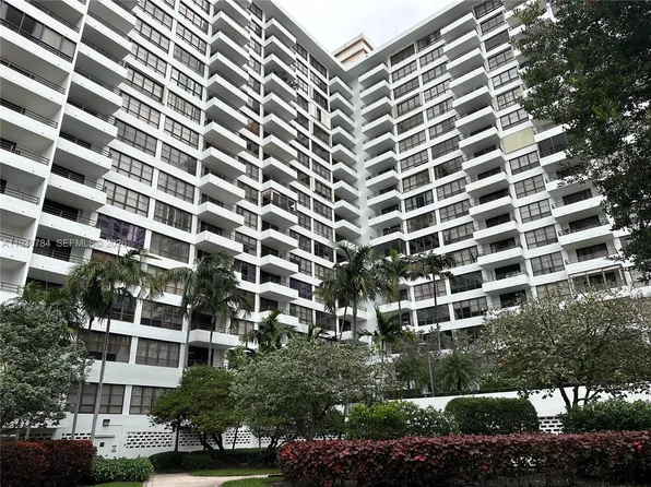 600 Three Islands Blvd APT 1402, Hallandale, FL 33009